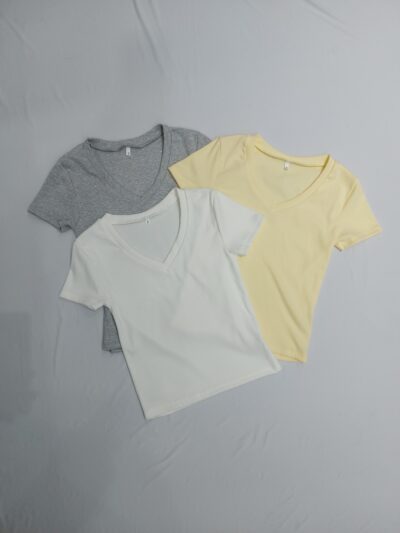 C512 Remera cuello V